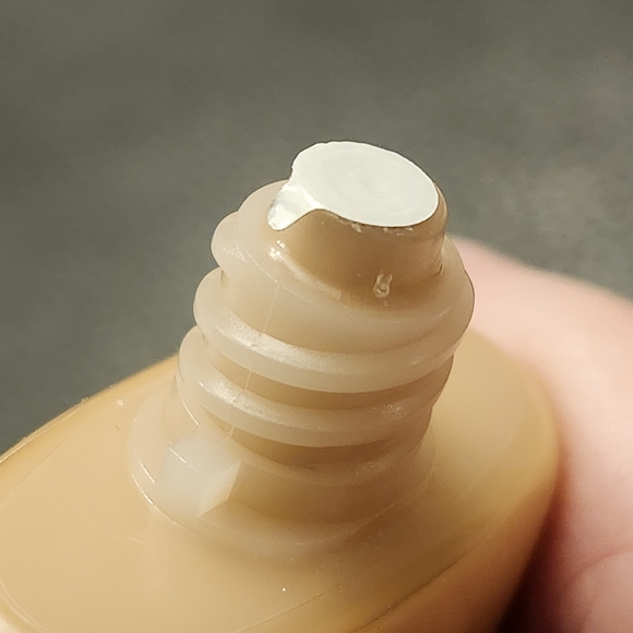 Clinique Stay-Matte Oil-Free Makeup Foundation In 21 Cream Caramel - Picture 8 of 8